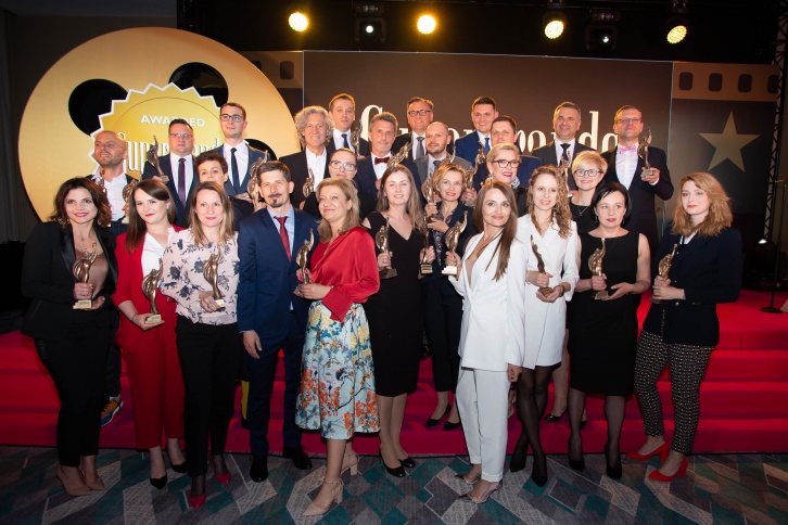 laureaci superbrands 2019 zdjęcie grupowe